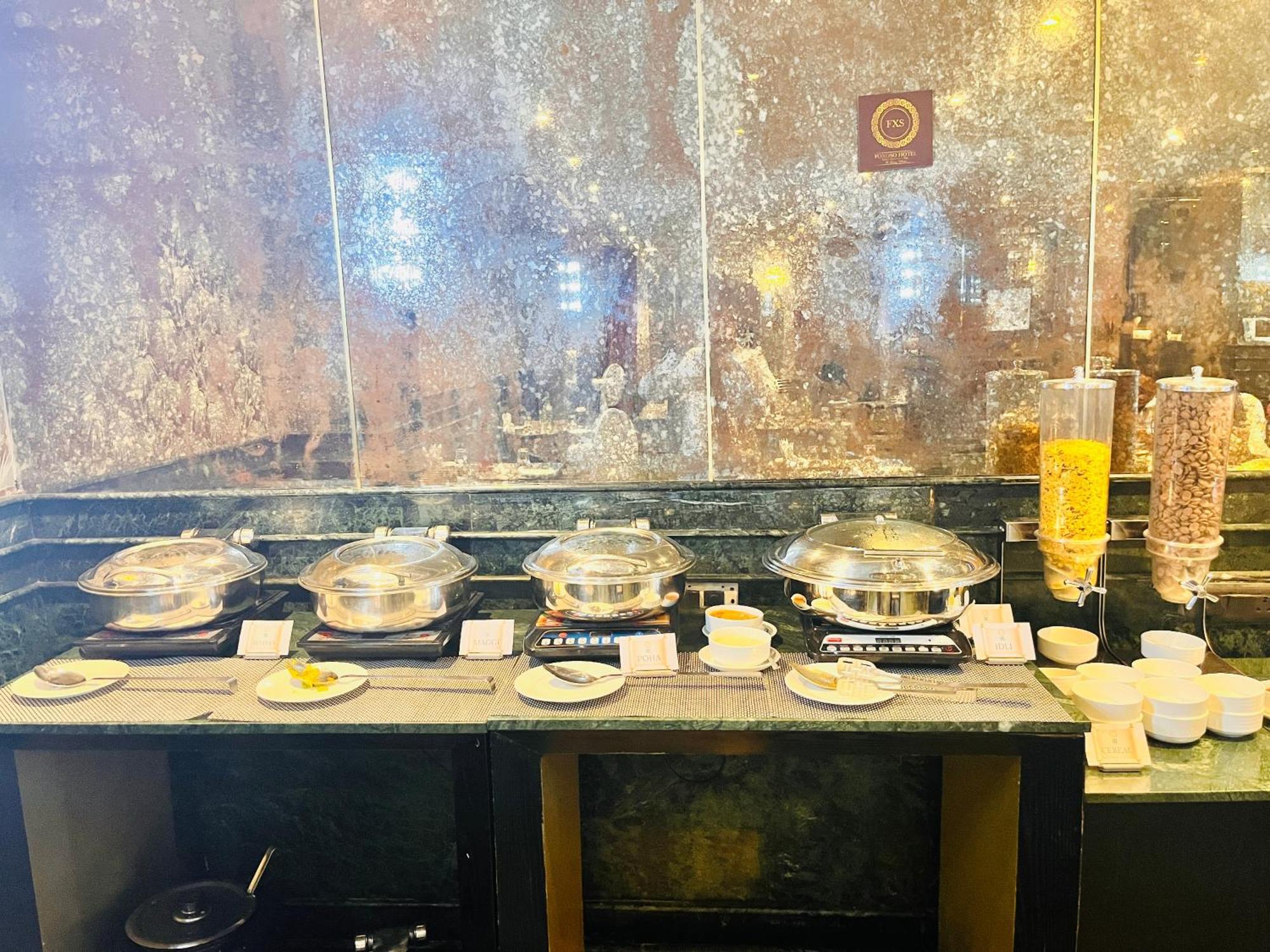 Foxoso Hotel Delhi Airport New Delhi Buitenkant foto